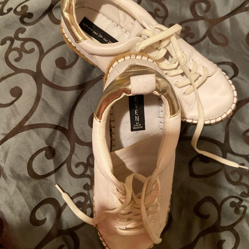 Shoe - Picture 2 of 3